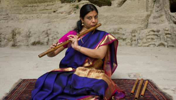 Riverside Ragas: Shantala Subramanyam (flute), Balu Raghuraman (Violin) & Prakash (Ghatam)
